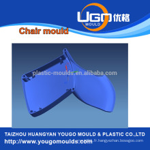 Chaise en plastique et moule de table